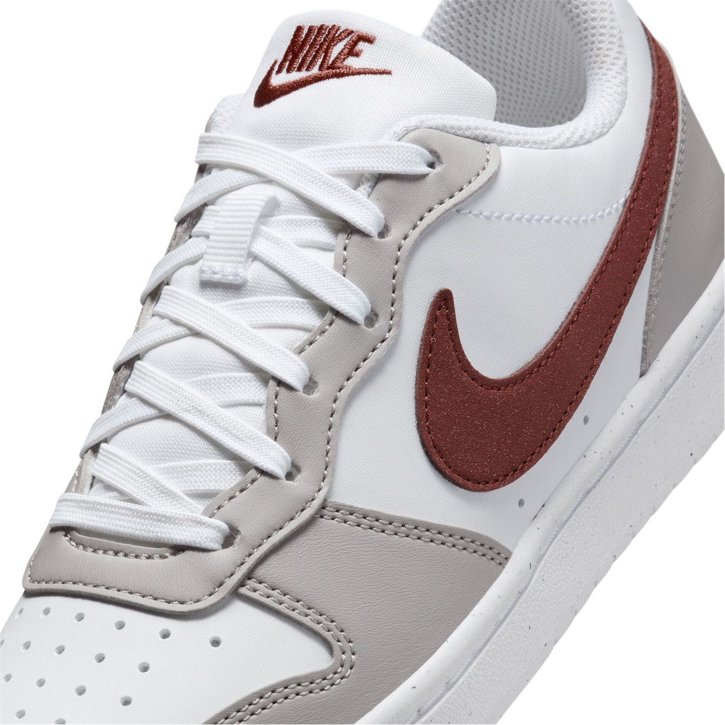 white court borough low 2 se trainers