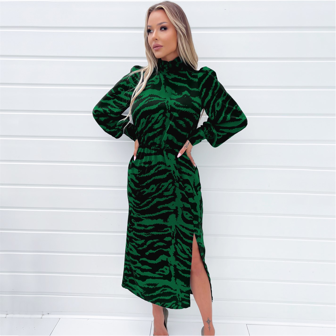 ax paris green leopard print dress Green Leopard Print Long Sleeve Smock Midi Dress – AX Paris main image 1
