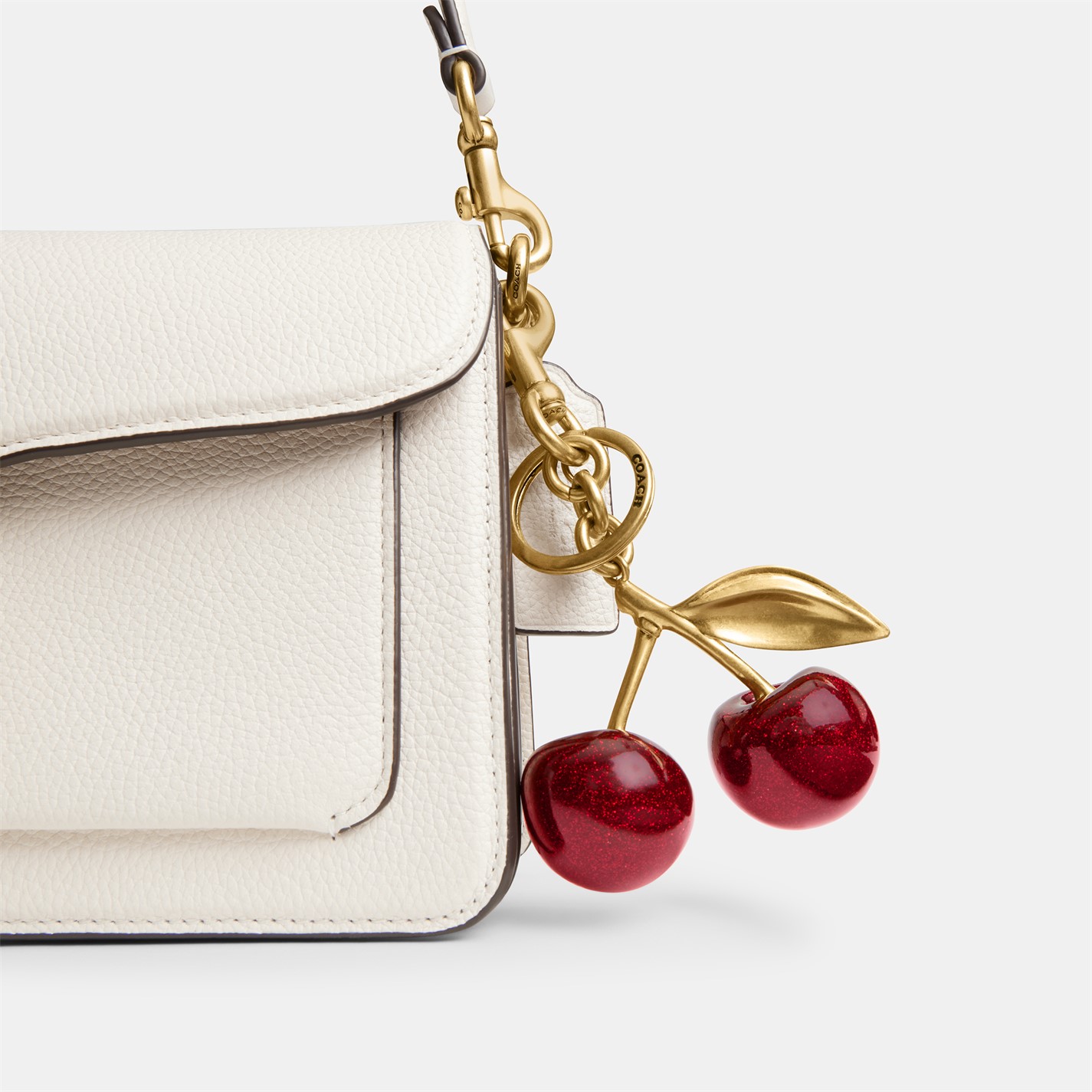 アクセサリー COACH fruits bag charm vintage COACH | Women's Fruit Bag Charm Keyring | B4/Cherry | FRASERS Ireland