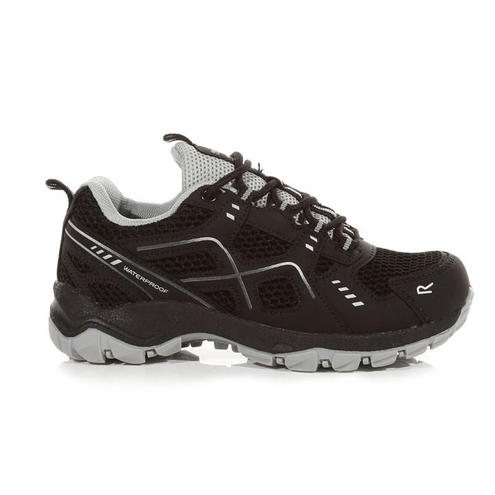 Regatta Boys Black Vendeavour Junior Walking Boots C2