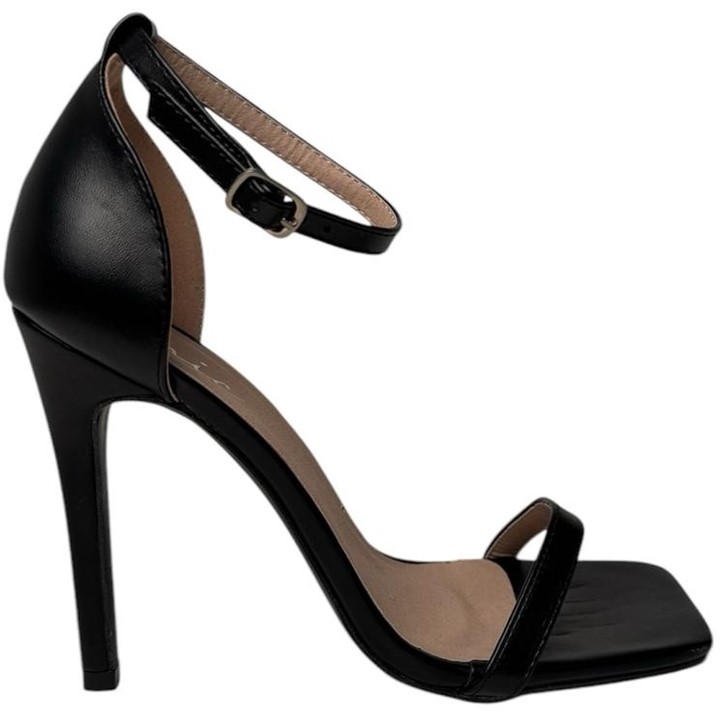 Chic Ankl Strap Sndl In Black