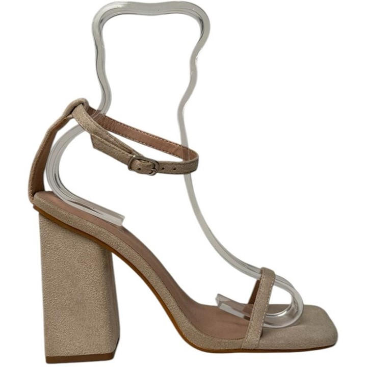 Chic Heel Strp Sndl In Cream