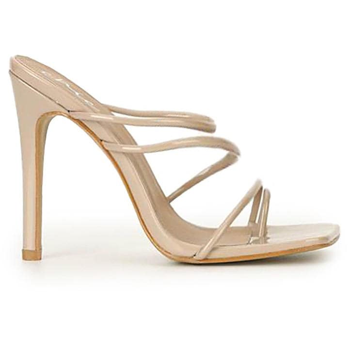 Chic Toe Loop Sandal In Nude