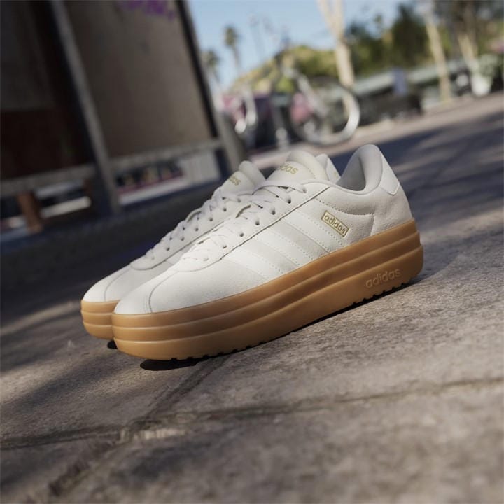 Off Wht/Gum - adidas - VL Court Bold Women's Trainers
