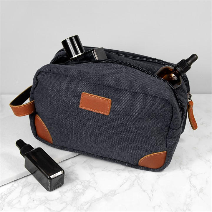 TREAT REPUBLIC DELUXE DENIM WASH BAG