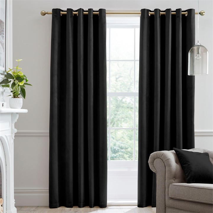 Laurence Llewelyn-Bowen Unisex Black Montrose Thermal Velvet Eyelet Curtains In Blush 45X54