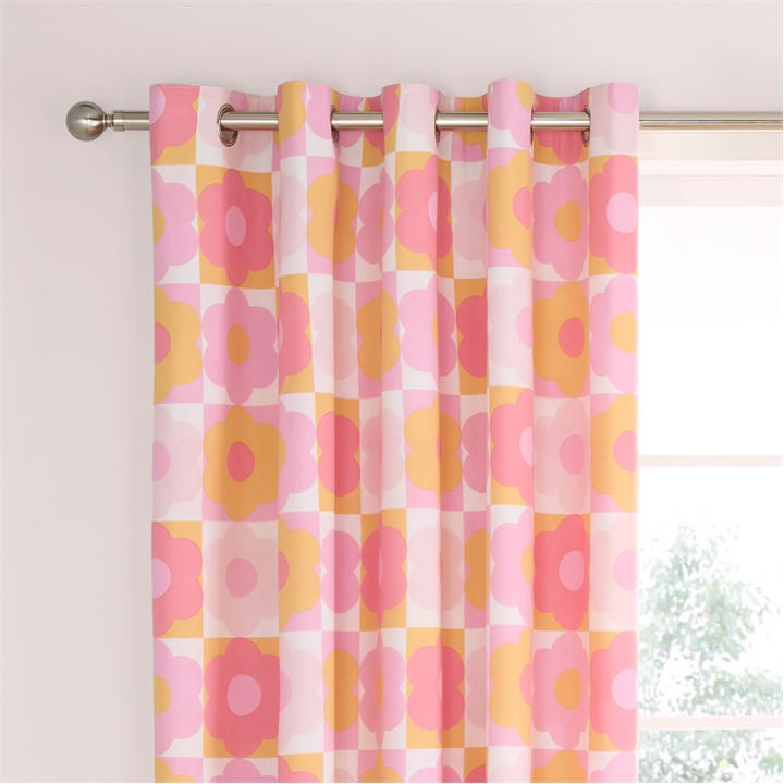 Catherine Lansfield Pink Retro Daisy Fully Reversible Eyelet Curtains - 66X72 Inch