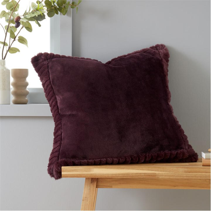 Catherine Lansfield Unisex Purple Velvet And Faux Fur Soft Touch Cushion