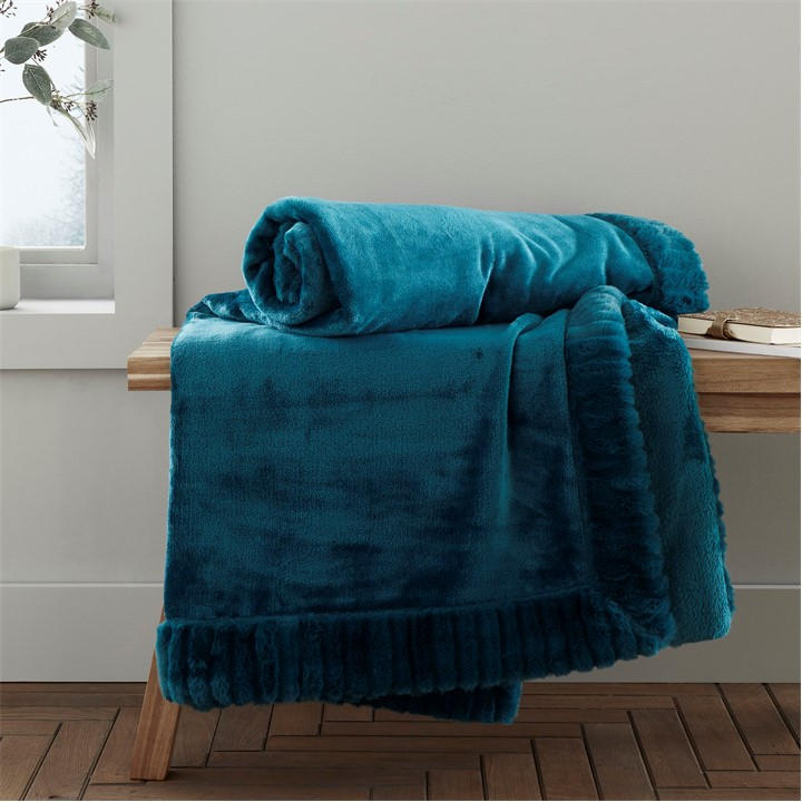Catherine Lansfield Unisex Green Velvet And Faux Fur Soft Touch Blanket Throw
