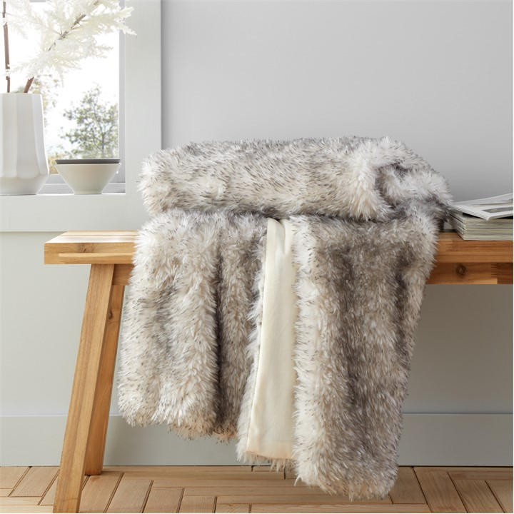 Catherine Lansfield Unisex Grey Arctic Fox Cosy Faux Fur Blanket Throw