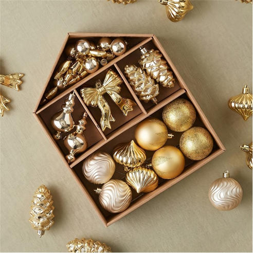 The Spirit Of Christmas - 30 piece Bauble House