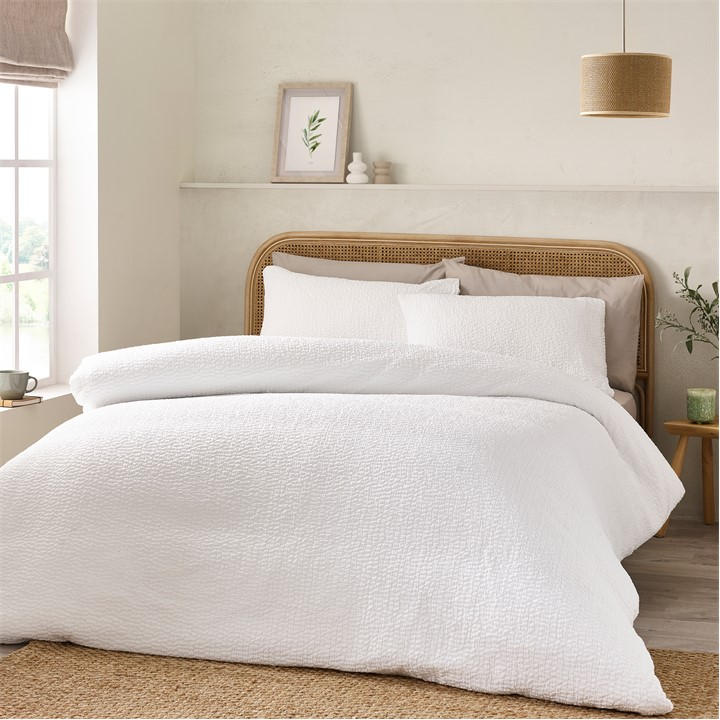 Catherine Lansfield Unisex White Crinkle Seersucker Duvet Cover Set Superking