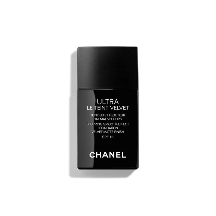 CHANEL ULTRA LE TEINT VELVET ULTRA-LIGHT AND LONGWEARING FORMULA