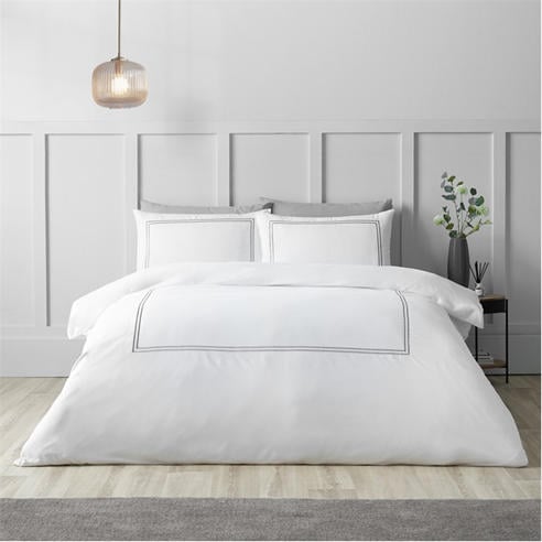 Catherine Lansfield - Soft Mono Satin Stitch Duvet Cover Set