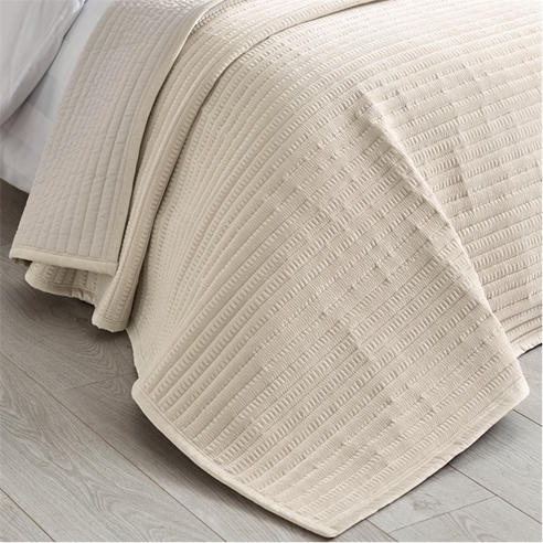 Catherine Lansfield - Velvet Pinsonic Bedspread